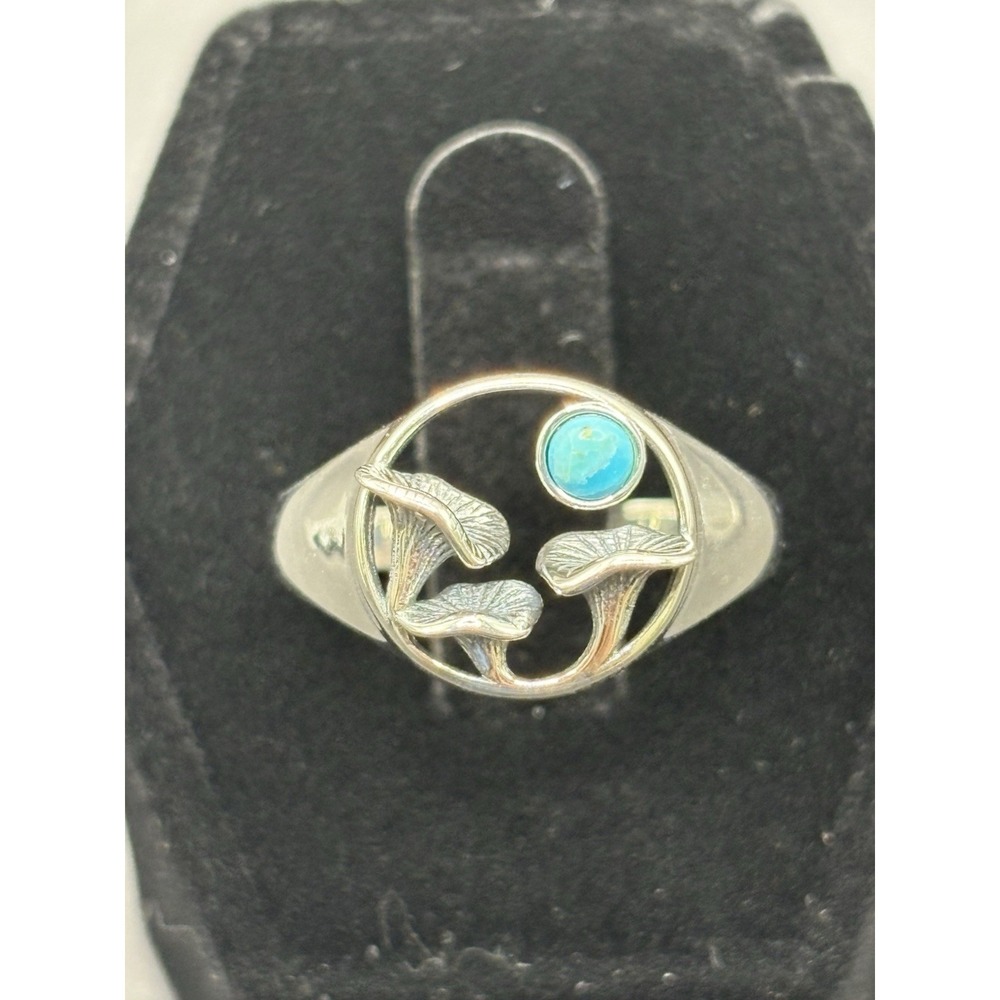 New Condition Sterling Silver Turquoise Mushroom Ring Size 7 H11